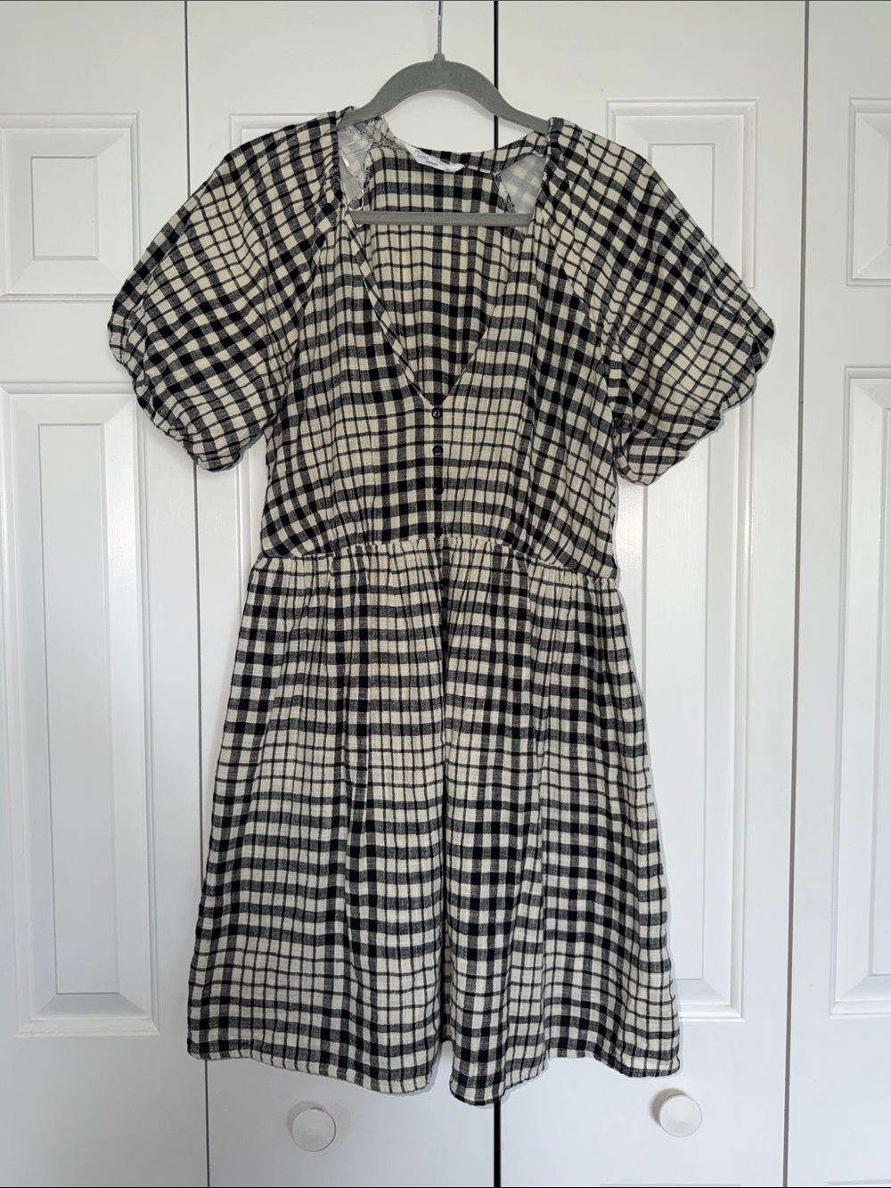 Womens Black and White Plaid Puff Sleeve Dress